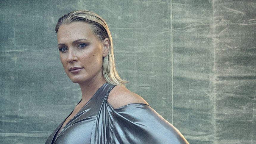 Magnus Ragnvid, Sarah Sjöström, 2025 Portrait of Honour, Swedish National Portrait Gallery.